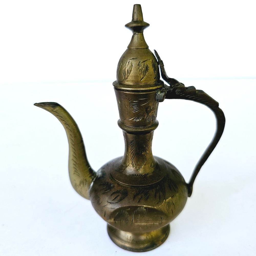 Vintage Solid Brass Oil Decanter‎ Pitcher Oil Etched Ornate Leaves Floral M548.1